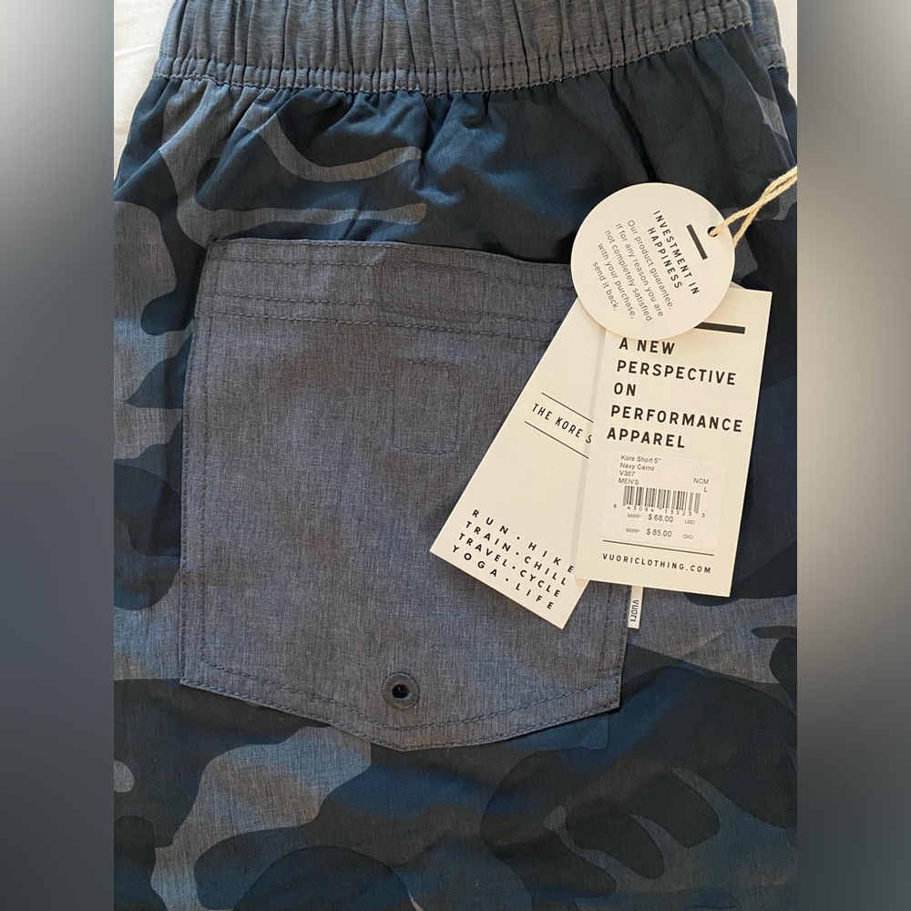 Vuori Mens Shorts - Size Large - Brand New